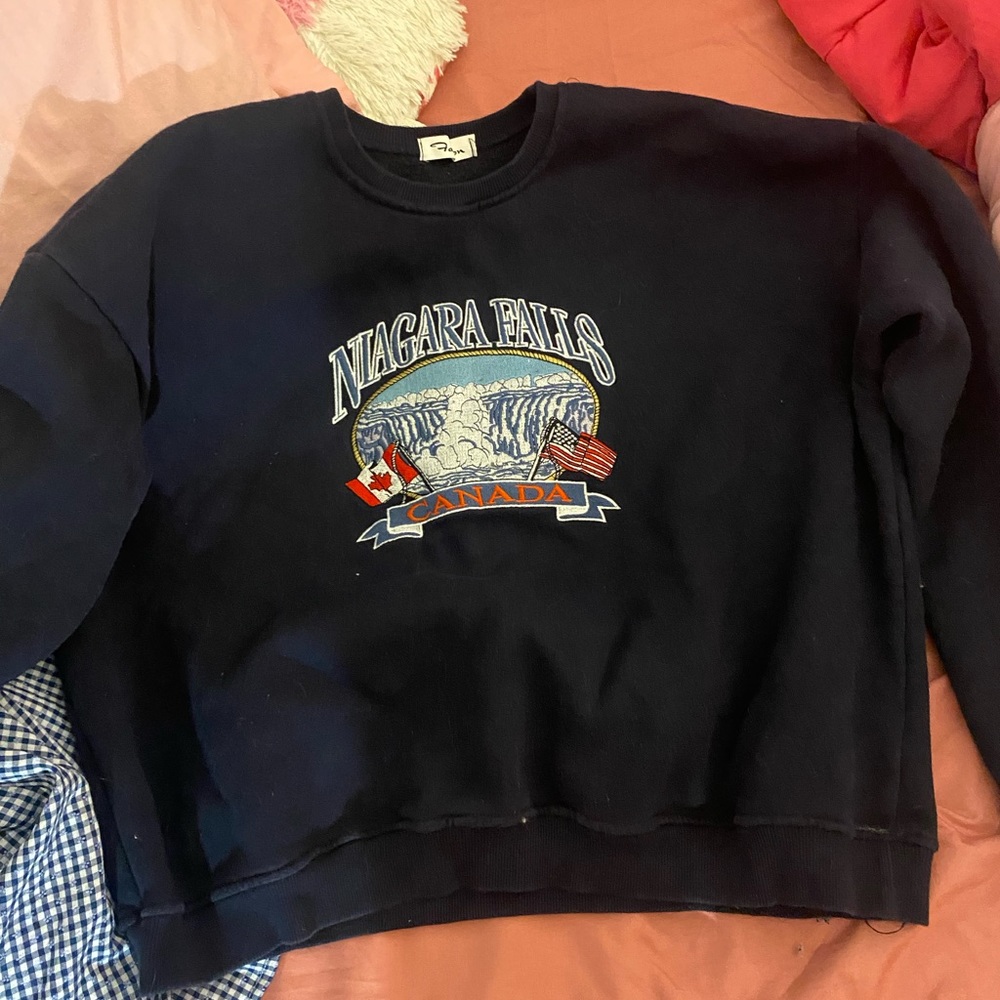 niagara falls crew neck